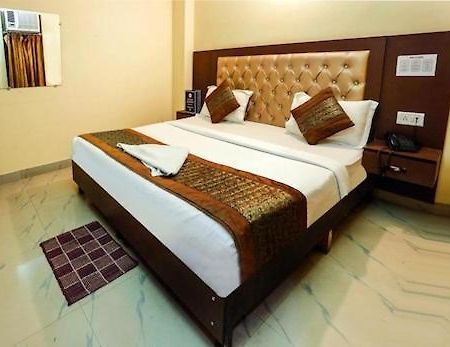 Runway Stay Nuova Delhi Esterno foto